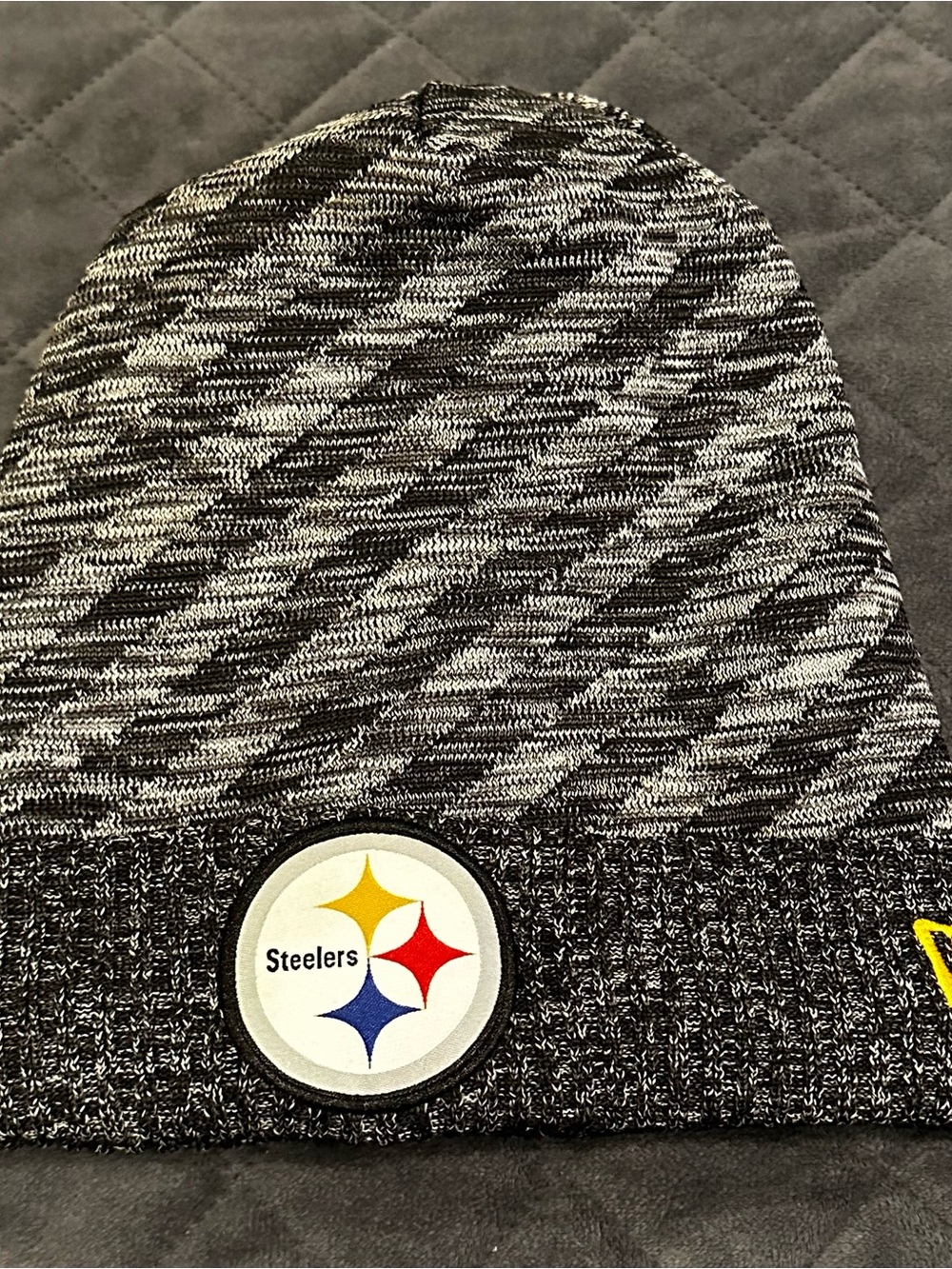 NFL Pittsburgh Steelers New Era Strick Beanie Cuffed. New No Tag.